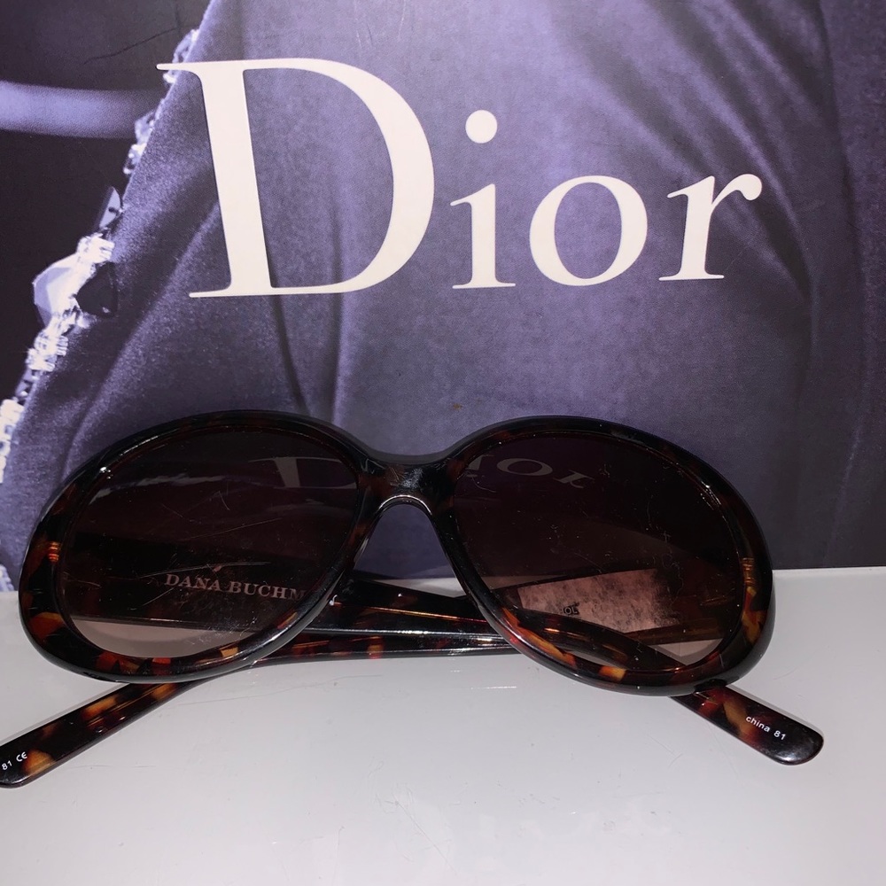 Gorgeous Dana Buchman sunglasses